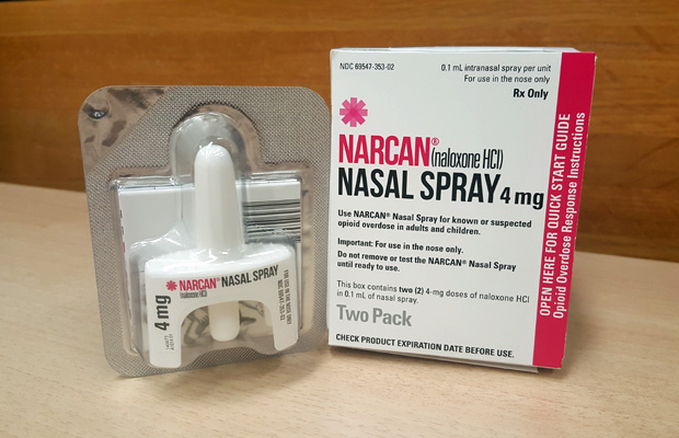 Naloxone kit